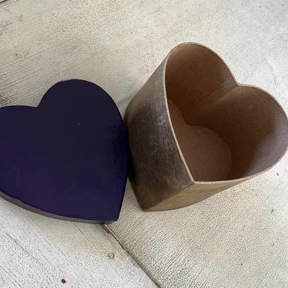 Heart Shaped Purple and Gold paper mache box - Picture 7 of 9